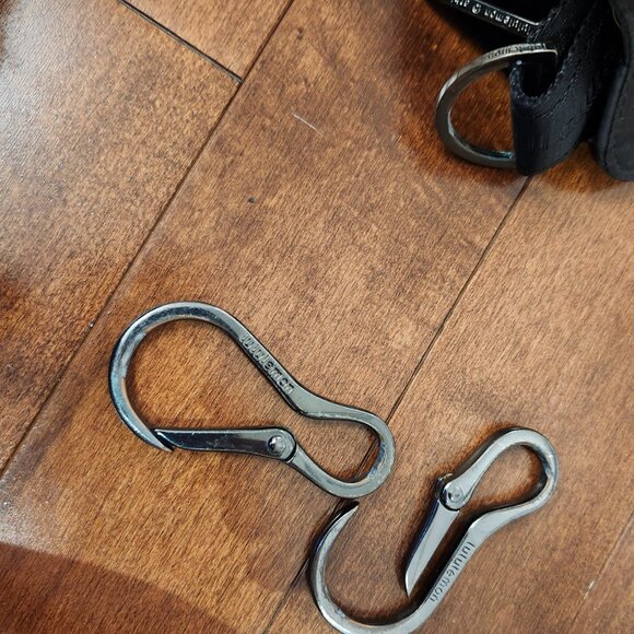 Lululemon Effortless Tote in black - Picture 13 of 14